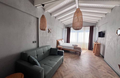 Alacati Lit Et Petit-Déjeuner | Trina Talles Alaçatı