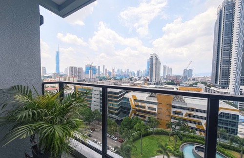 Kuala Lumpur Appartement | TRION The 110 Family Suite Pool & KL city view