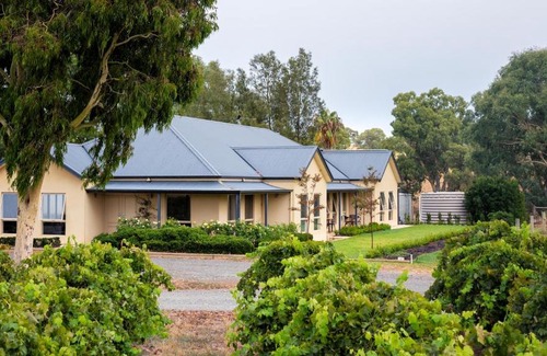 Seppeltsfield Maison | Triple Creek Guest House - Barossa Region