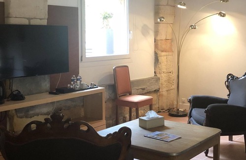 Genissac Maison | Chambre Triple vue sur la rivière à L'arbre Rouge