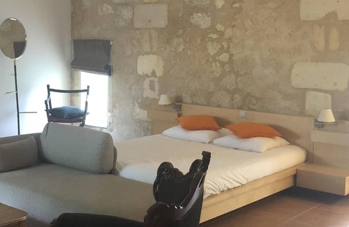 Genissac Maison | Chambre Triple vue sur la rivière à L'arbre Rouge