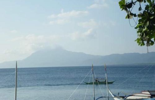 Lobo Maison | Triple N Homestay Beachfront House in Lobo