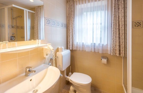 Huettschlag Hôtel | Triple room "Edelweiss" | 3-5 nights summer - Hotel Almrösl