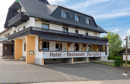 Sohren Maison | Triple Room - Hotel Berghof