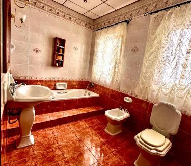 Tal-Ghoqod Maison | Triple room in Beautiful Artsy Maisonette