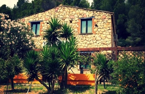 Gonnesa Appartement | Triple room with shared pool and kitchen, Wi-Fi and air conditioning