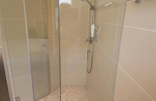 Muehlau Hôtel | Chambre triple avec douche, WC - Hotel Dollinger