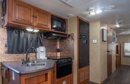 Lindale Maison | Triple W Rentals North Trail RV