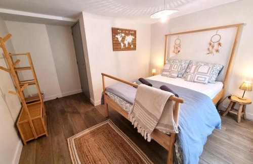 Sedan Appartement | Triplex bohème près du Château à Sedan, idéal 2 couples