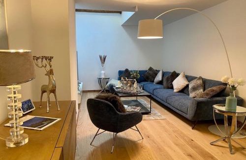 Morzine Appartement | Triplex de luxe à Morzine: 4 suites, jacuzzi, proche commerces et navettes, animaux acceptés - FR-1-627-69