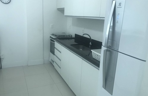 Praia dos Amores Maison | TRIPLEX / PRAIABRAVA / AR / PISCINE / 3VAS / BARBECUE / CONDOMINIUM FERMÉ