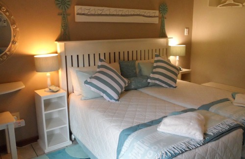 Bloemfontein Lit Et Petit-Déjeuner | Tripple Room (3 Singles/King & Single) Cherry Lane Self Catering and B&B