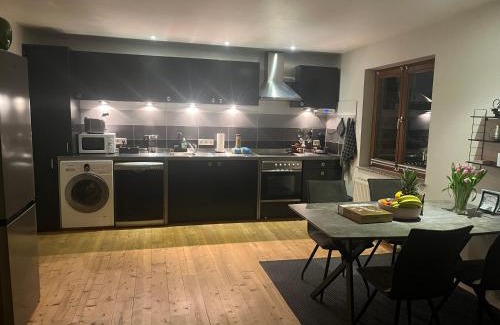 Unterrath Appartement | Tritt ein bring Glück herein - Exquisite 75 qm - Messenähe - Parkplatz - Flughafennähe