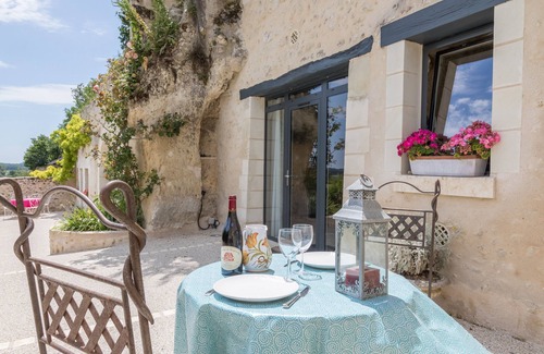 Noizay Cottage | Gîte troglodytique en Touraine : charme & insolite