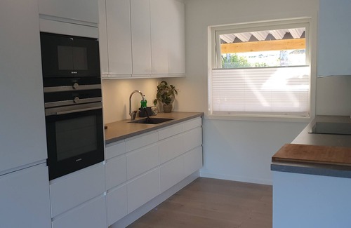 Tromso Appartement | Tromsø View, Central, Free parking, EV-charger. Quiet neighborhood