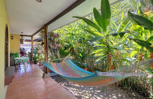 Esterillos Centro Appartement | Bel appartement et jardin à quelques minutes à pied de la plage
