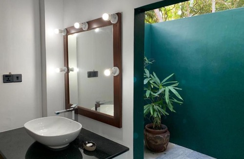 Mahawewa Maison | Tropical colonial retreat minutes from the beach
