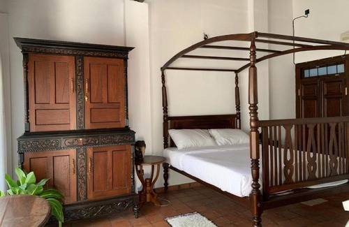 Mahawewa Maison | Tropical colonial retreat minutes from the beach