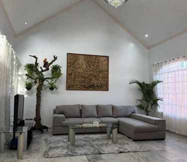 Las Pinas Maison | Tropical house