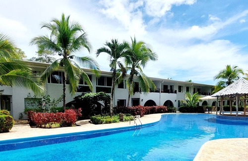 Damas Copropriété | Tropical Laguna for rest and explore area