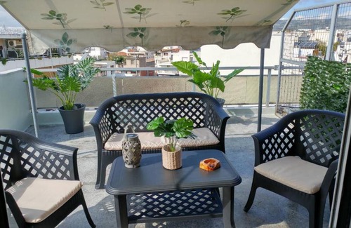 Volos City Centre Appartement | Tropical Loft with View