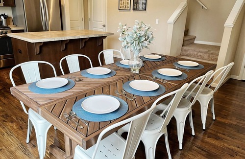 North Bethany Maison | Tropical meets Industrial Rock Creek Suburban Home