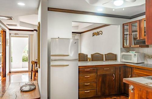 Damas Appartement | Tropical Oasis Family 2bdr