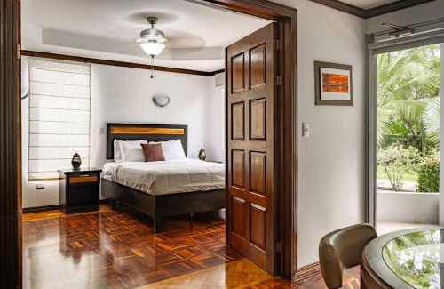 Damas Appartement | Tropical Oasis Family 2bdr