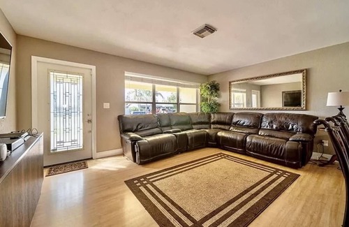 Garden Isles Villa | Tropical Oasis Fantastic 4 BD 3 BTH Home