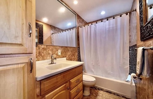 Garden Isles Villa | Tropical Oasis Fantastic 4 BD 3 BTH Home