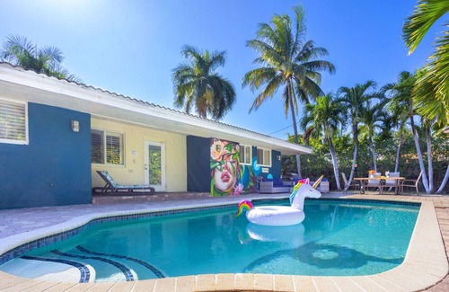 South Corals Maison | Tropical Oasis Heated saltwater Pool 6min to beach