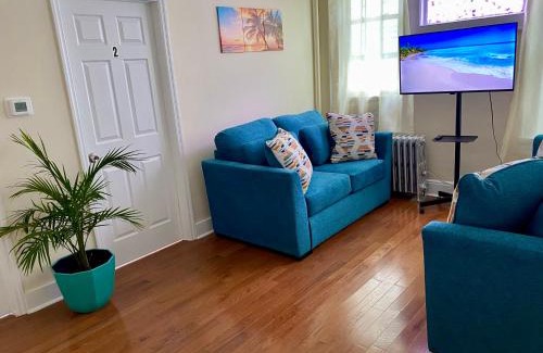 Irvington Maison | Tropical Oasis - Room 1