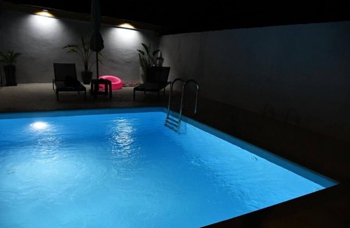Rafina Appartement | Tropical pool house in rafina