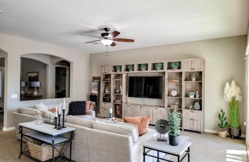 Chandler Maison | Tropical Poolside Paradise