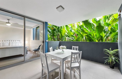 West End Appartement | Tropical Resort ~ 2 chambres / 2 salles de bain / 1 voiture ~ West End