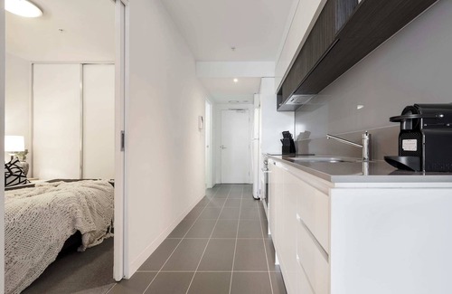 Hawthorn Copropriété | Tropical Sanctuary in Hawthorn’s Urban Hot Spot