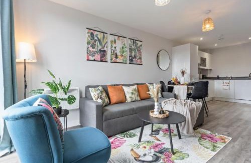 Bordesley Appartement | Tropical Suite - 2 Bed 2 Bath City Centre Netflix Games - Exclusive Weekly and Monthly DEALS - Raozee Homes