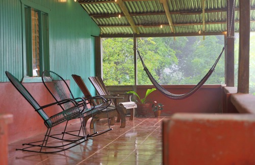 Belen de Nosarita Maison | Tropical Tranquility, Pet/Family Friendly, 2-bedroom house in Naranjal