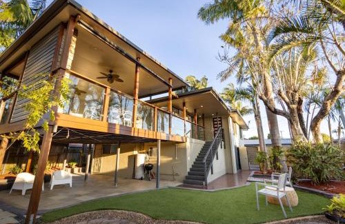 Sunnybank Maison | Tropical Tranquility Spacious Family Leafy Oasis