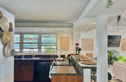 Lauderdale Beach Cabine | Tropical Treehouse, Beach Access