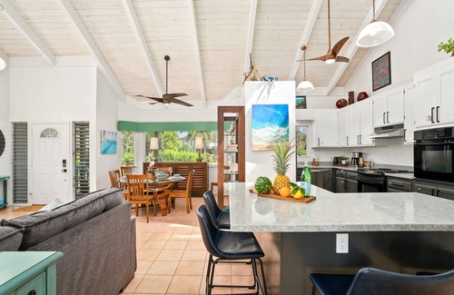 Kaiulani Maison | Tropical Vibes & Sunset Skies