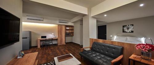 Downtown George Town Hôtel | Tropics Eight Suites