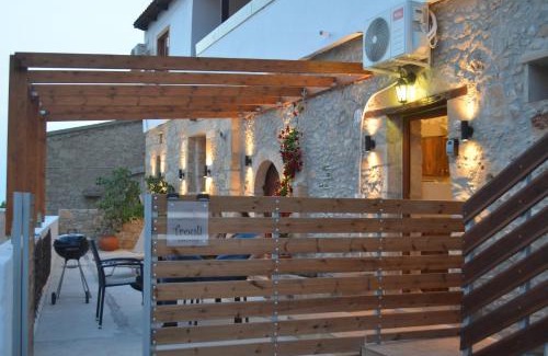Faleliana Maison | Trouli Rokka House