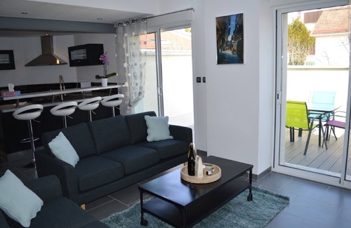 Sainte-Savine Cottage | TROYES - Loft au calme avec terrasse