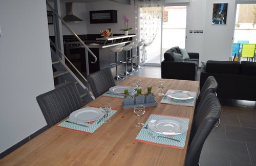 Sainte-Savine Cottage | TROYES - Loft au calme avec terrasse