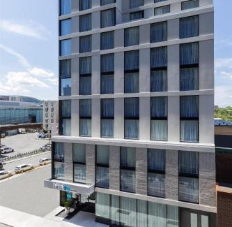Gay Village Hôtel | Tru By Hilton Montréal centre-ville