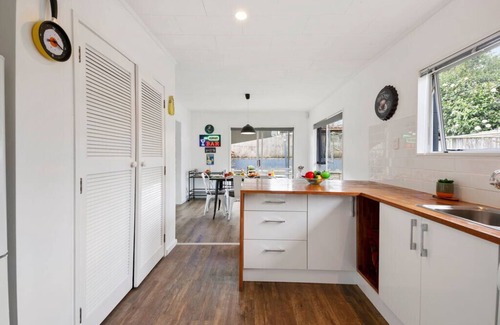 Waipahihi Cottage | True Blue - Maison de vacances Taupo