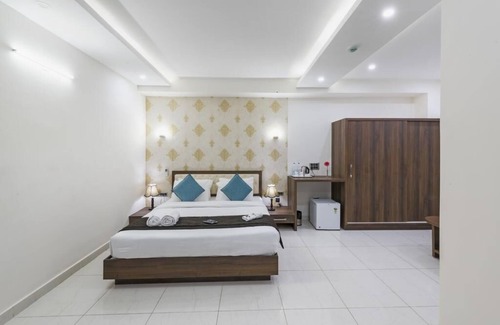 Bommasandra Hôtel | TS Royal Grand - Attibele, Hosur