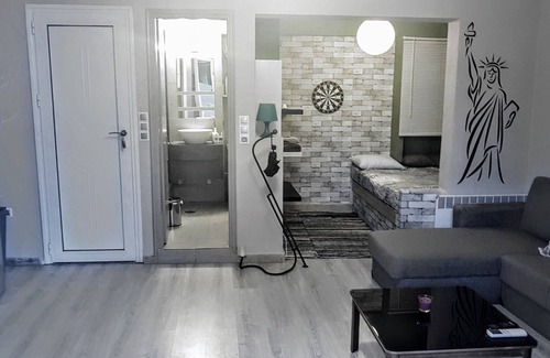 Markopoulon Appartement | TS1-George's apartments by the airport