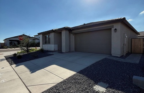 San Tan Valley Maison | tStylish 3-Bedroom, 2-Bath Oasis with Pool – Comfort & Relaxation in One!